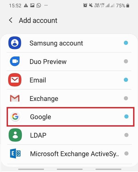 Toque na opção do Google na lista e, na próxima tela, faça login na conta do Google, que foi conectada anteriormente à Play Store.
