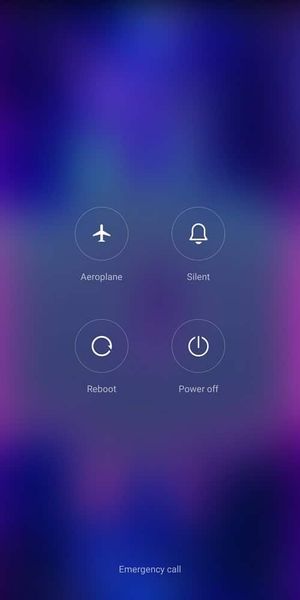 Pressione e segure o botão Power | Reinicie ou reinicie o telefone Android