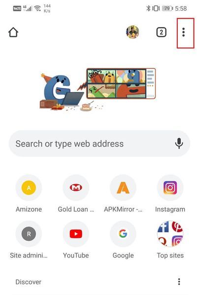 Abra o aplicativo Google Chrome no seu dispositivo e toque na opção de menu de três pontos no canto superior direito