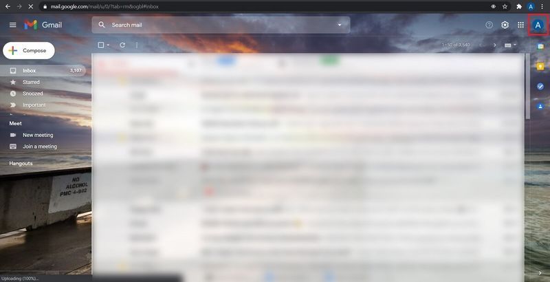 На вашиот веб-прелистувач и најавете се на сметката на Gmail што сакате да ја отстраните од друг уред. Во горниот десен агол на екранот, допрете ја сликата на вашиот профил.