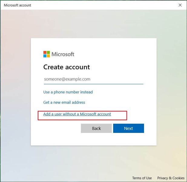Seleziona Aggiungi un utente senza un account Microsoft in basso