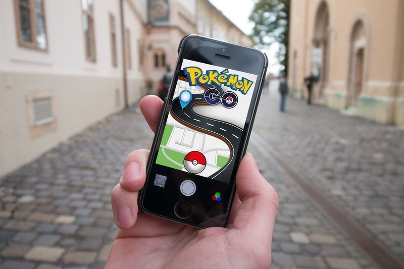 Hərəkət etmədən Pokémon Go necə oynamaq olar (Android və iOS)